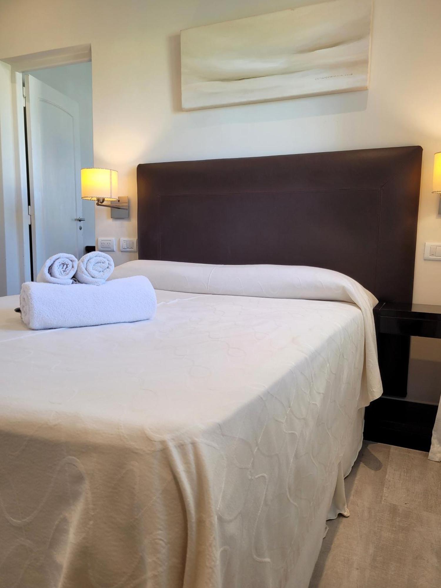 Hotel Tejas Rojas Villa Gesell Eksteriør billede